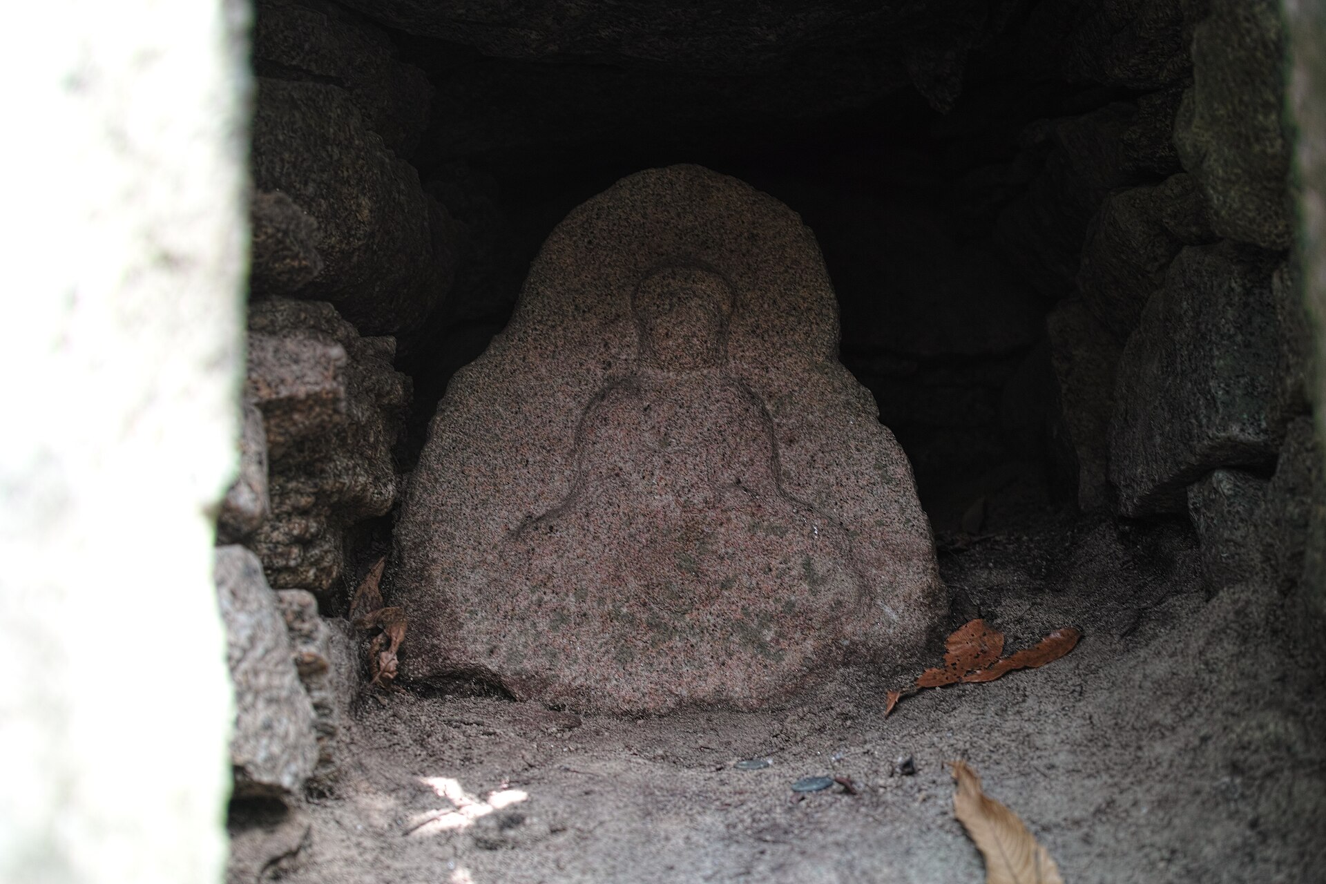穴薬師