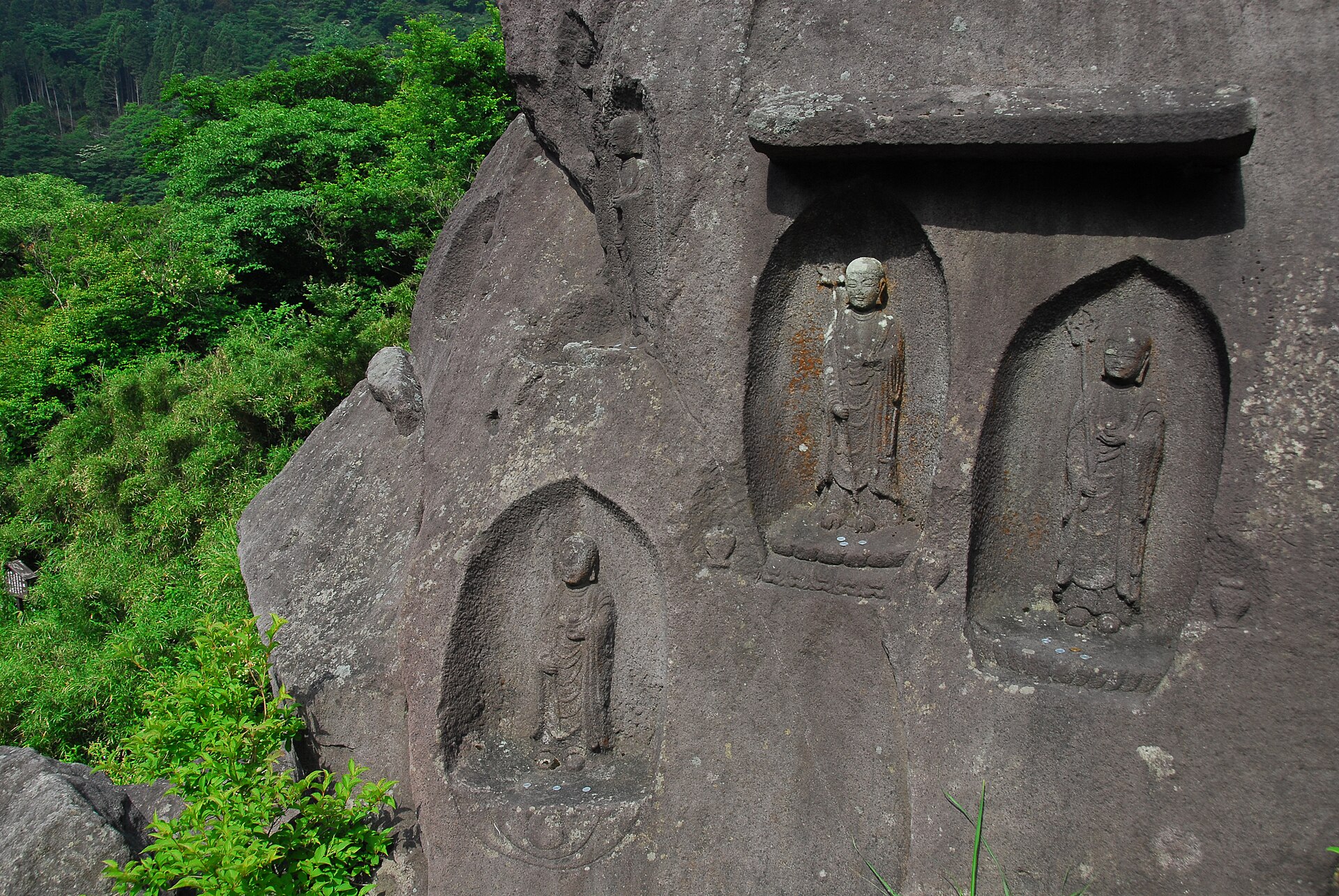 Twenty-five Bodhisattvas, Moto-Hakone stone figures