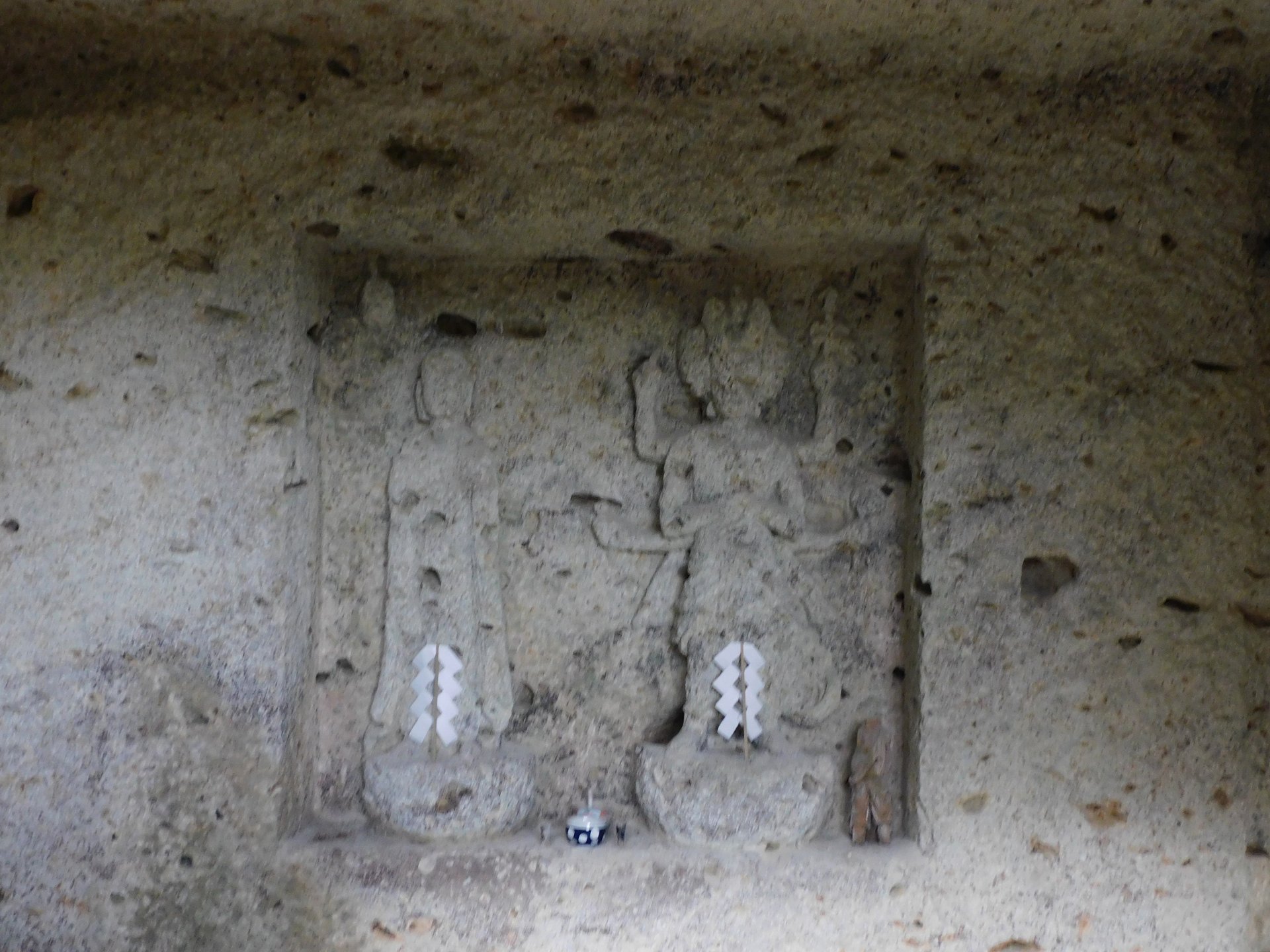 Iwamoto Kannon cliff carvings