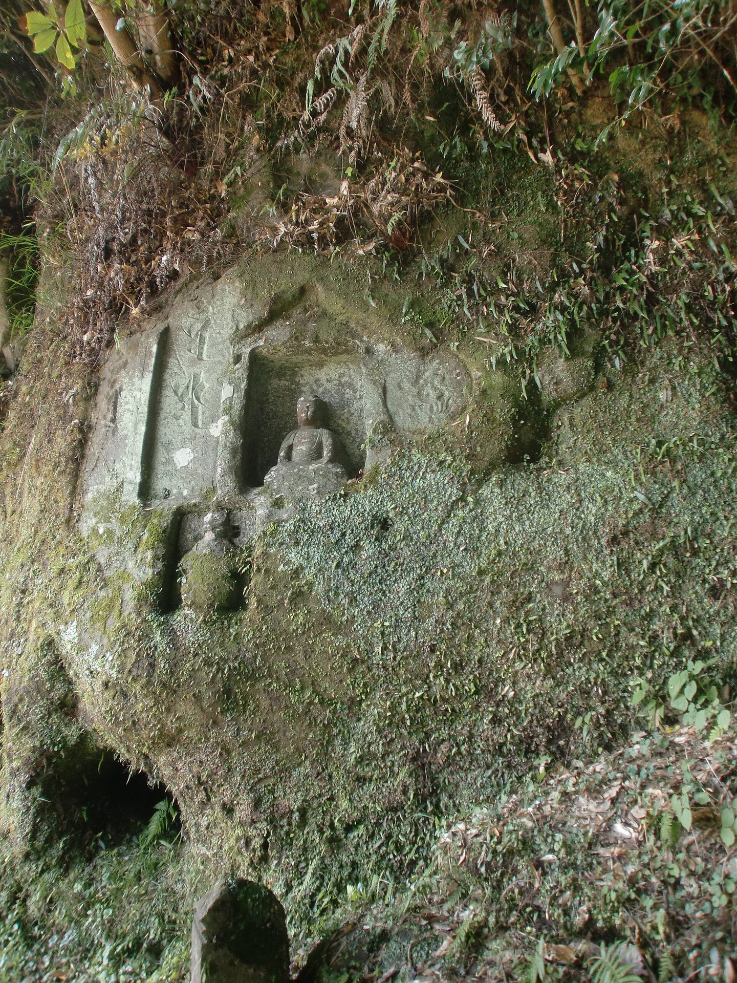 Kurano cliff carvings