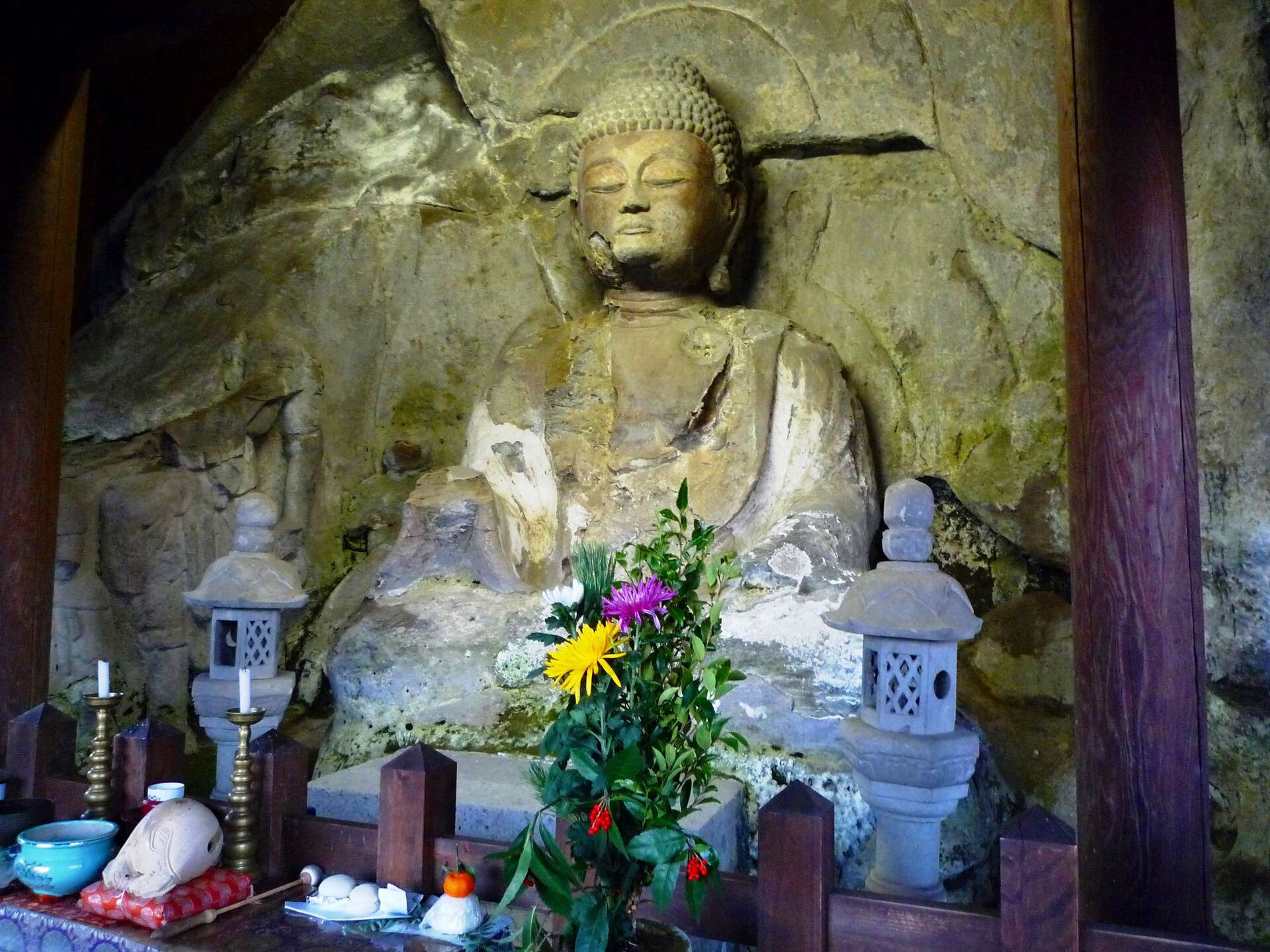 Yakushi Nyorai, Ōita Motomachi stone Buddhas