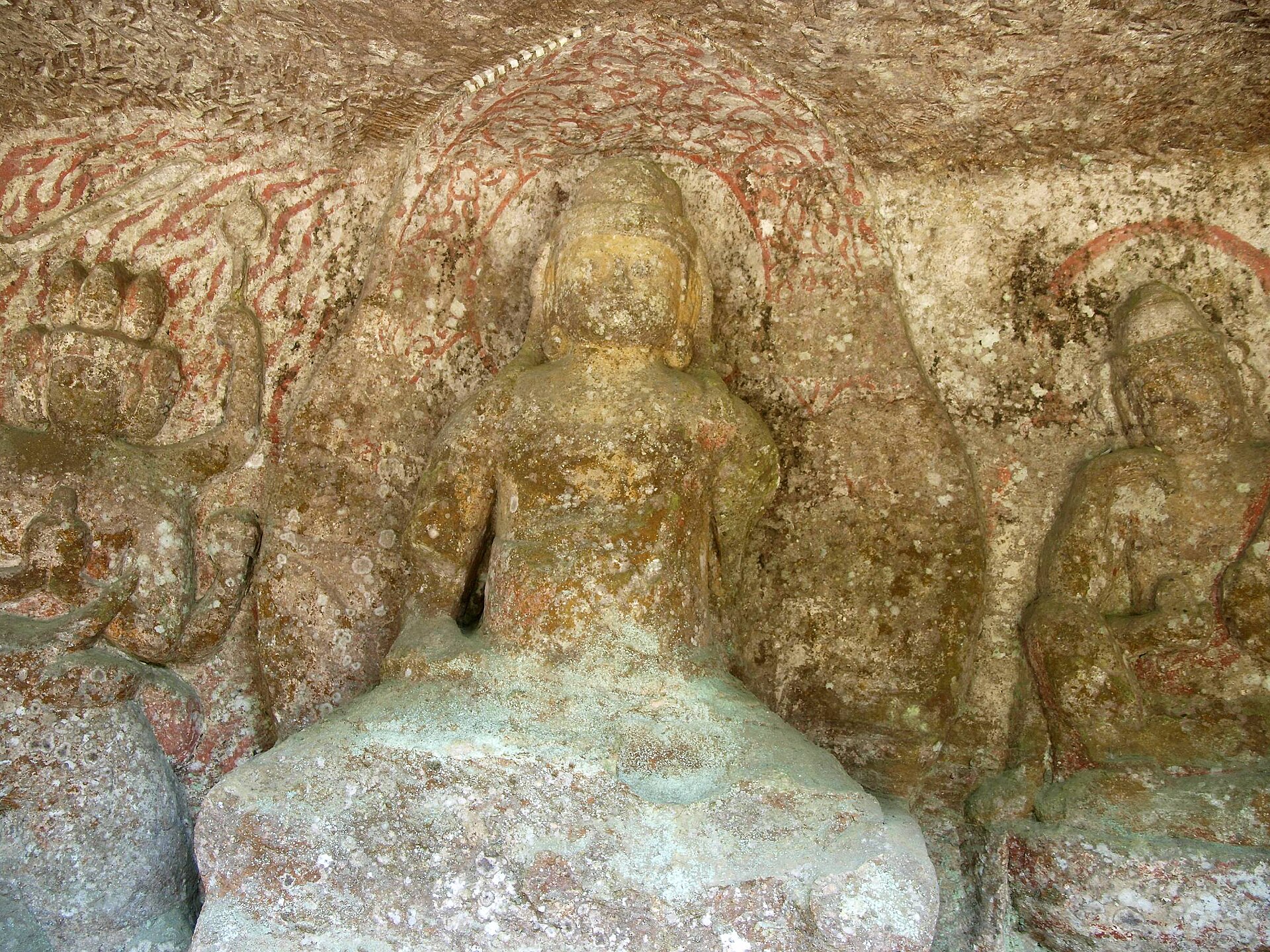 Takase stone Buddhas