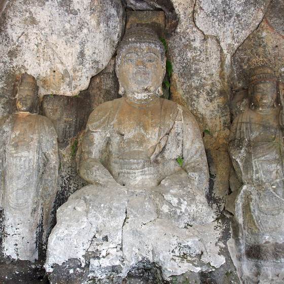 Hoki cliff carvings, group two